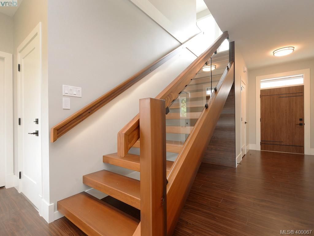 Custom staircase carpentry by Jim Rotz, Victoria BC